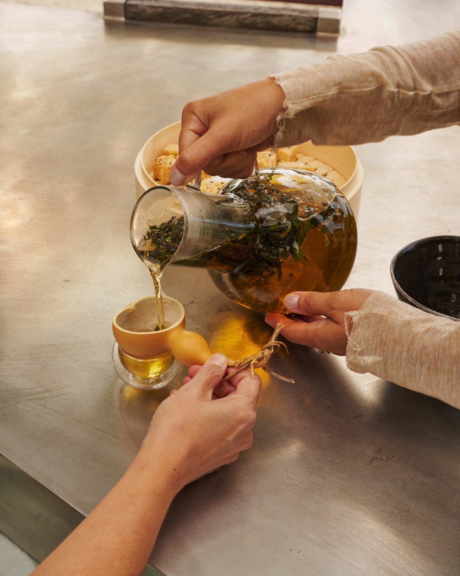 Futurist Cookbook &ndash; Tea for Strangers