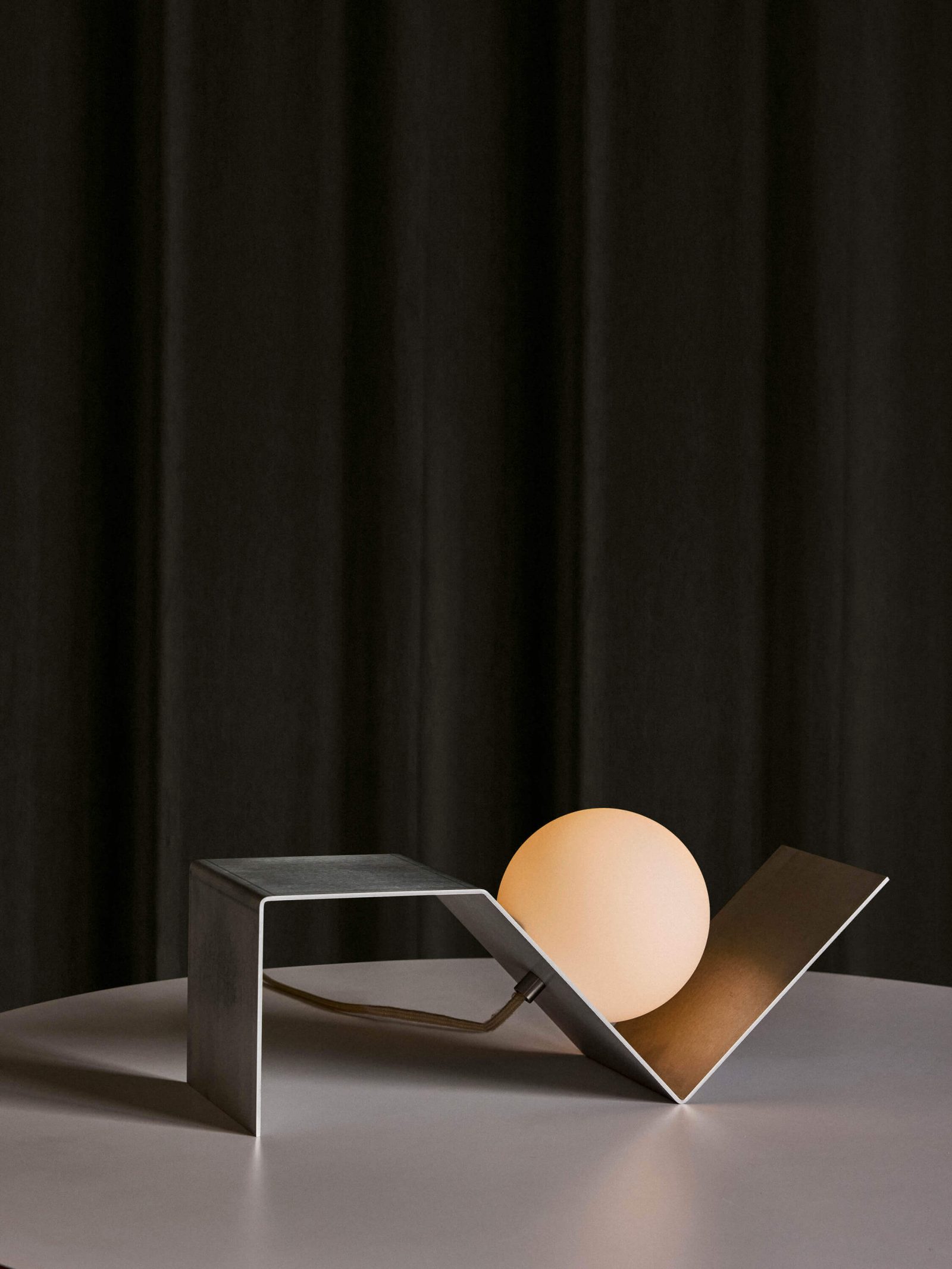 Task Lamp at Rest