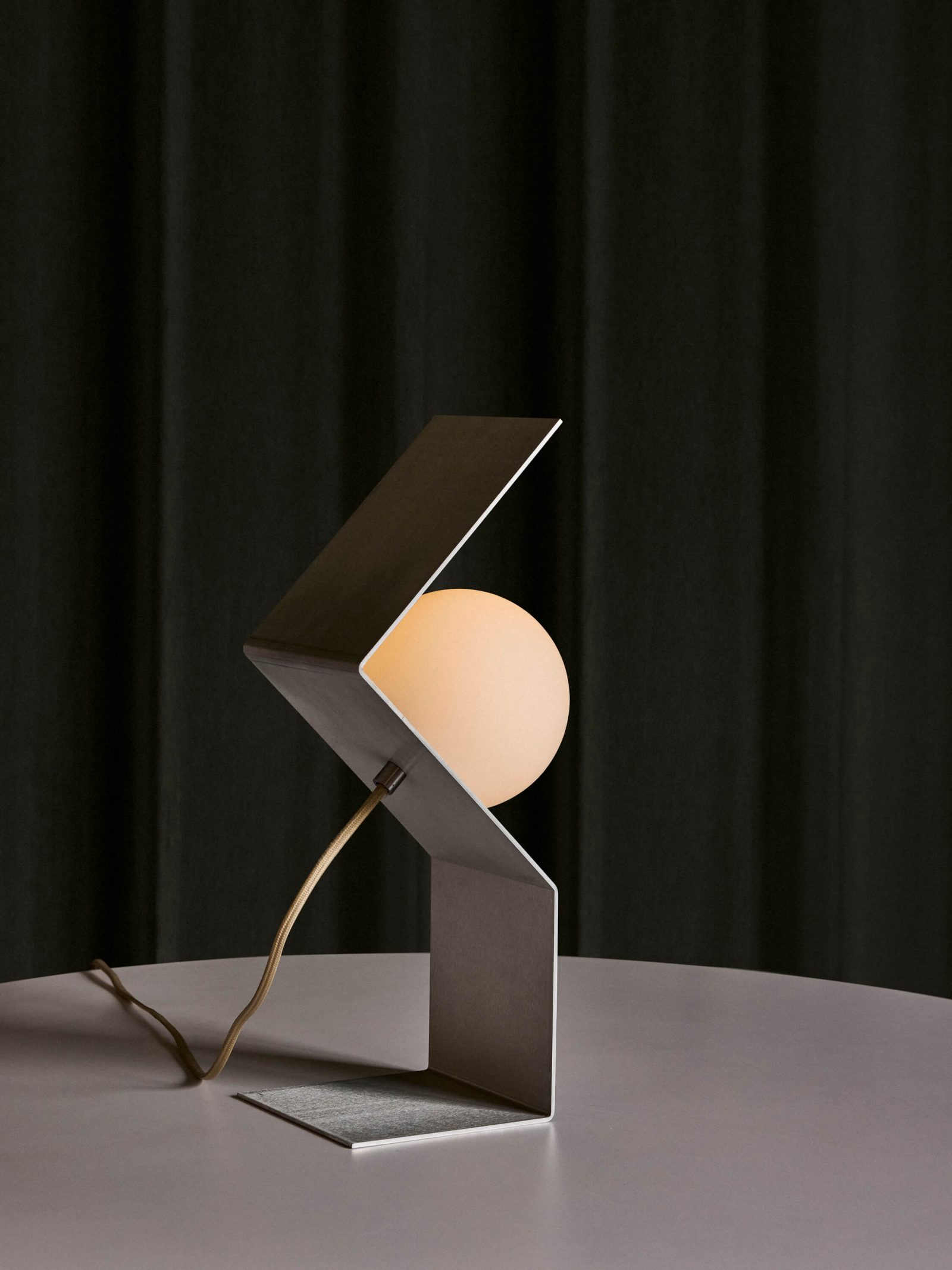 Task Lamp at Rest