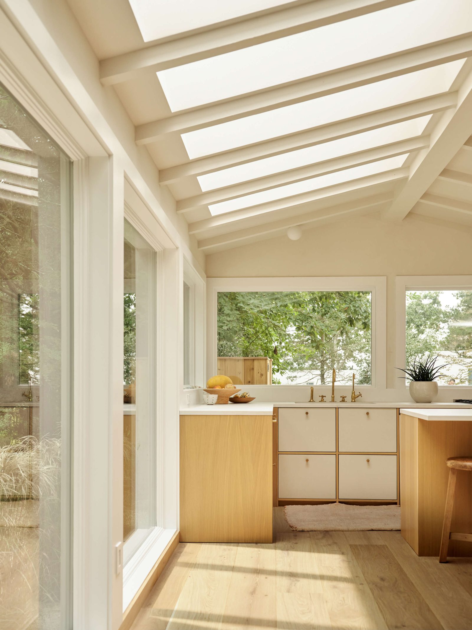 Abundant light and views of the landscape now accompany the family through their daily routines.